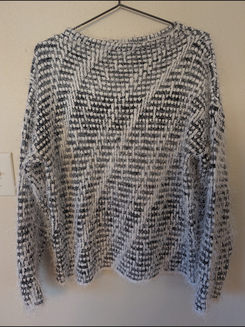 Violet Ruby Black & White Fuzzy Knit Women's Sweater Large
